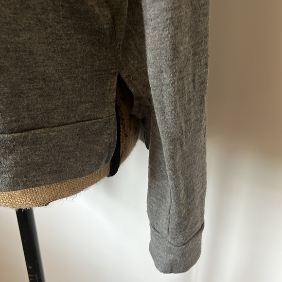 classic drawstring hoodie - Picture 5 of 6
